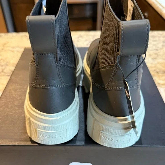 NEW Sorel Caribou Waterproof Leather WOMEN'S Platform CHELSEA BOOT In Jet/Pixel - Picture 6 of 15